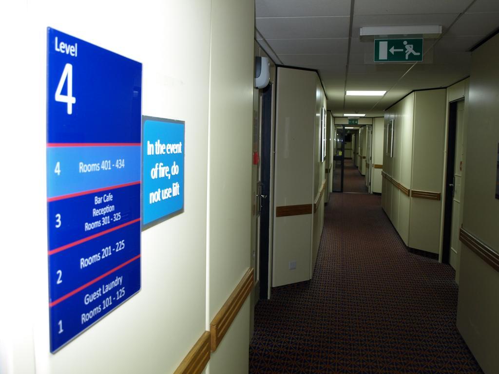 247Hotel.com Oldham Esterno foto